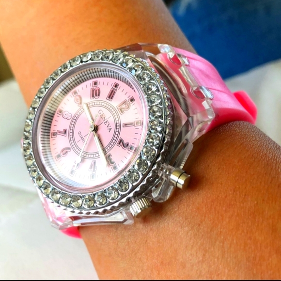 🪩Nwt Pink LED Light Up Watch With Swarvoski Crystals💎 - Picture 12 of 16